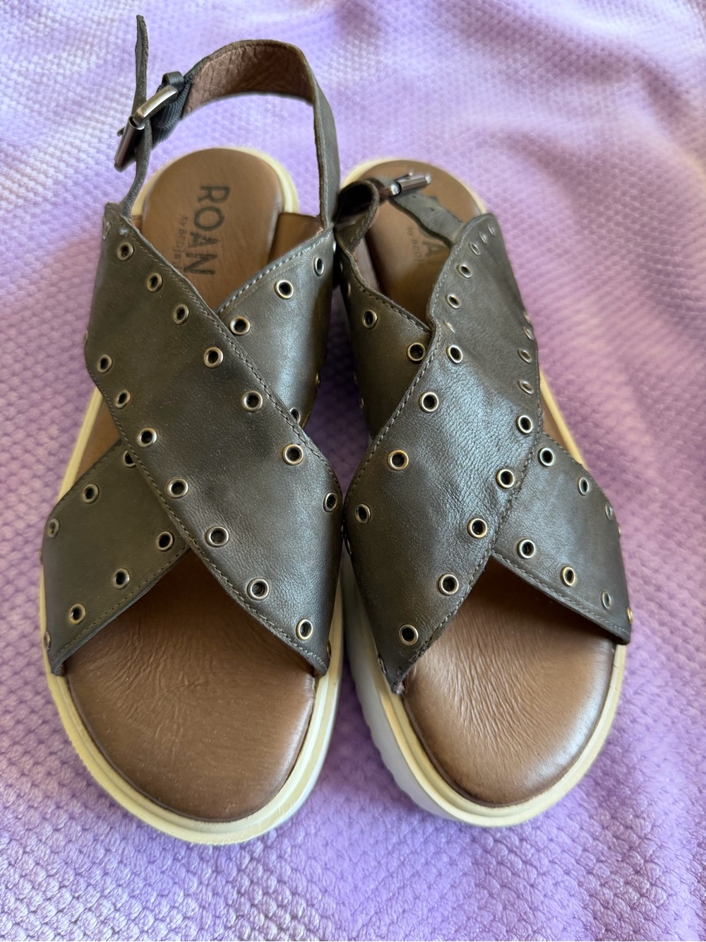 Roan by Bed Stu Olive Green Eyelet Crisscross Platform Sandals size 10
